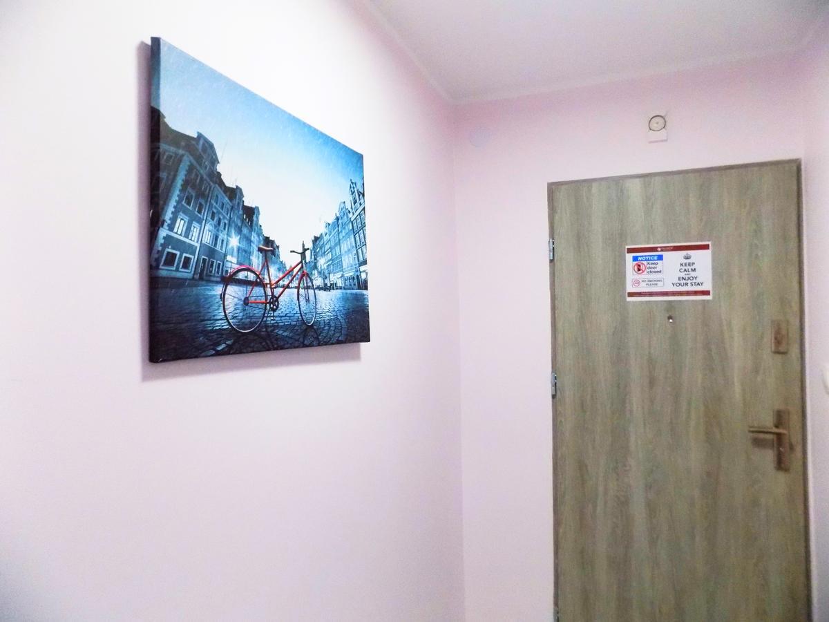 City Central Hostel Laciarska Wrocław Exteriör bild