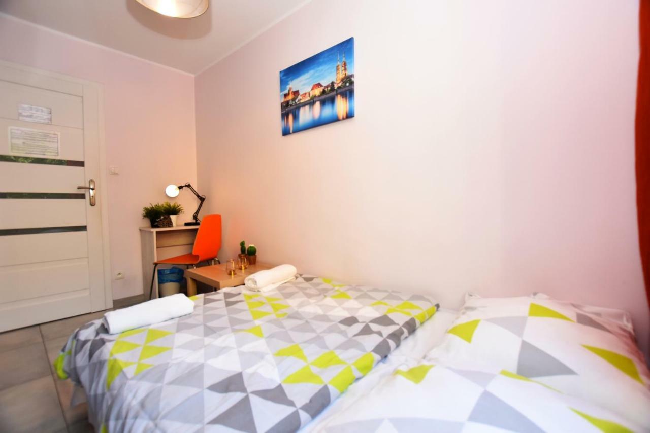 City Central Hostel Laciarska Wrocław Exteriör bild